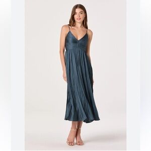 ASTR the label Maeve pleated midi dress slate blue NEW medium